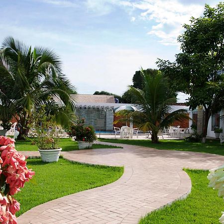 Delcas Hotel Куаба Екстериор снимка