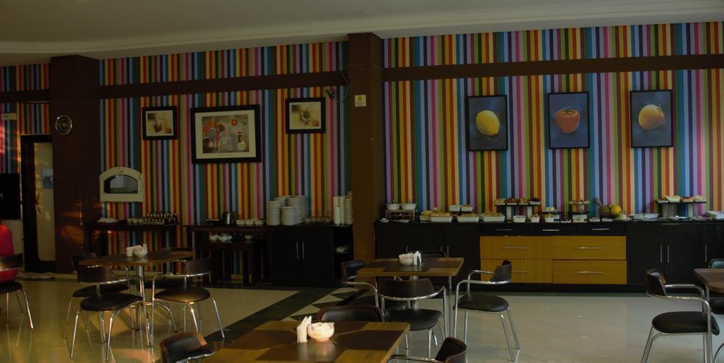 Delcas Hotel Куаба Екстериор снимка